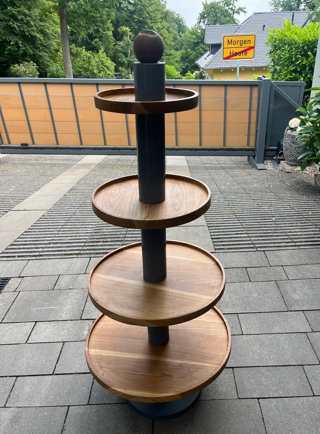 Große Holz Etagere Teakholz 140cm Höhe; 60cm Durchmesser - 5 kg I Handgefertigt