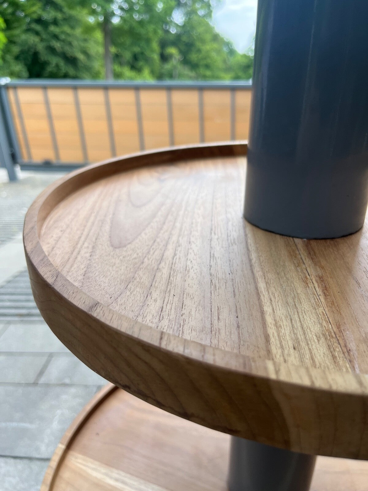 Große Holz Etagere Teakholz 140cm Höhe; 60cm Durchmesser - 5 kg I Handgefertigt